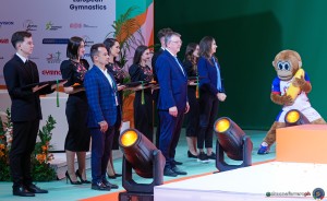 podium jr app sfe03521a copia simone ferraro ph